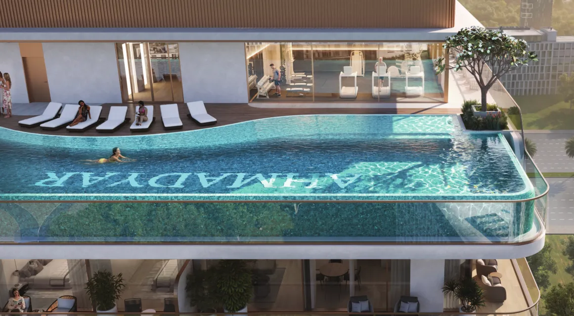 Infinity Pool & Pool Deck
