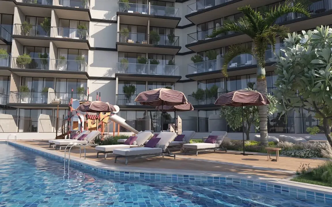 Swimming Pool & Pool Deck