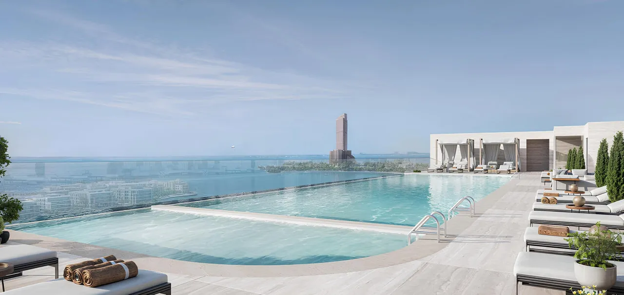 Infinity Pool & Pool Deck